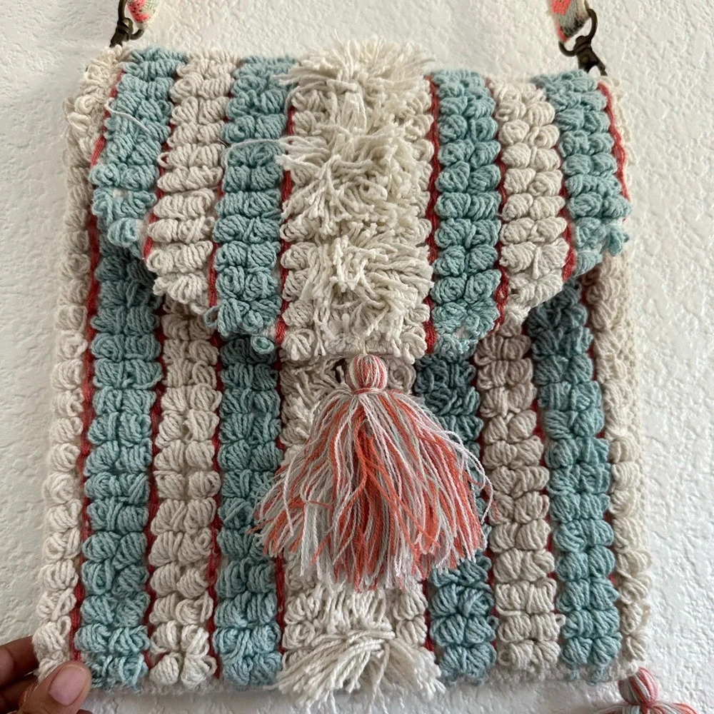 Chloe & Lex Boho bag - Picture 7 of 9